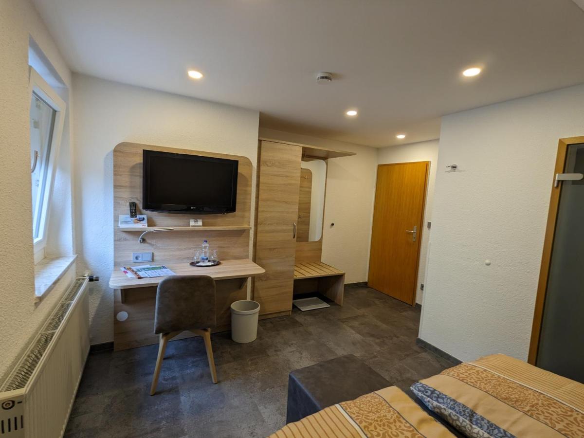 Zum Schwarzen Baeren Hotel โวเฮนชเตราส์ ภายนอก รูปภาพ