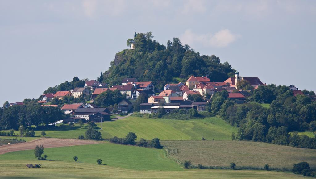 Zum Schwarzen Baeren Hotel โวเฮนชเตราส์ ภายนอก รูปภาพ
