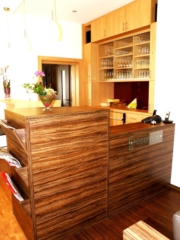 Zum Schwarzen Baeren Hotel โวเฮนชเตราส์ ภายนอก รูปภาพ